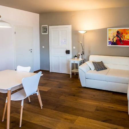 Apartment Festina Lente Rovigno Esterno foto