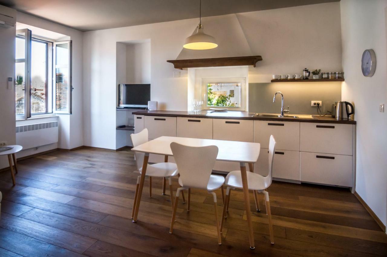 Apartment Festina Lente Rovigno Esterno foto