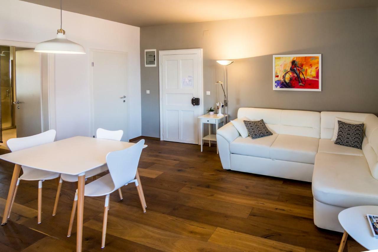 Apartment Festina Lente Rovigno Esterno foto
