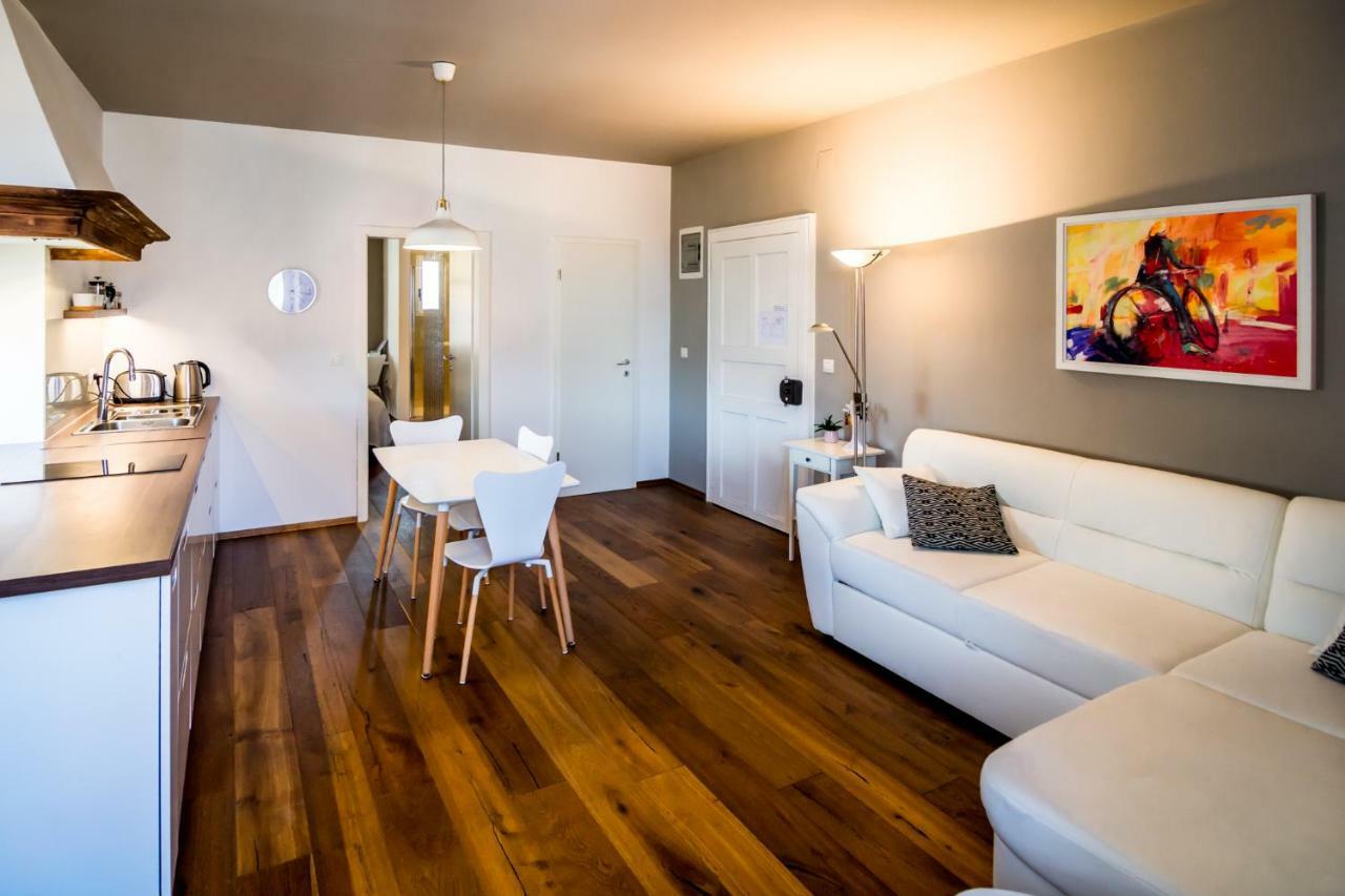 Apartment Festina Lente Rovigno Esterno foto